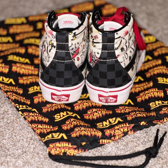 Vans X Stranger Things Customs Sk8-Hi Size 5 - Picture 5 of 7